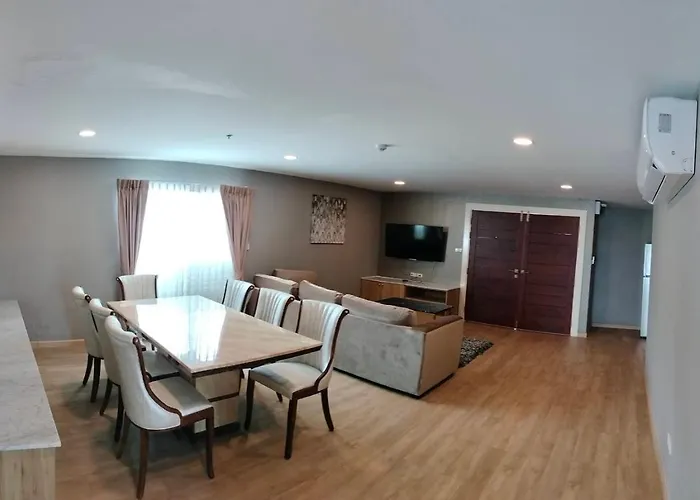 The Lux Ladprao 10