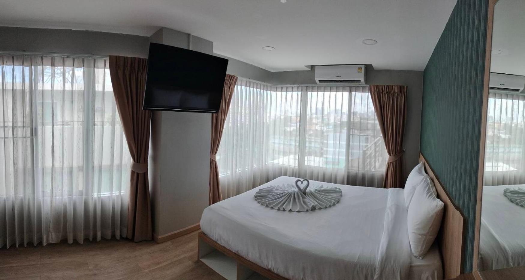 The Lux Ladprao 10 公寓式酒店 曼谷