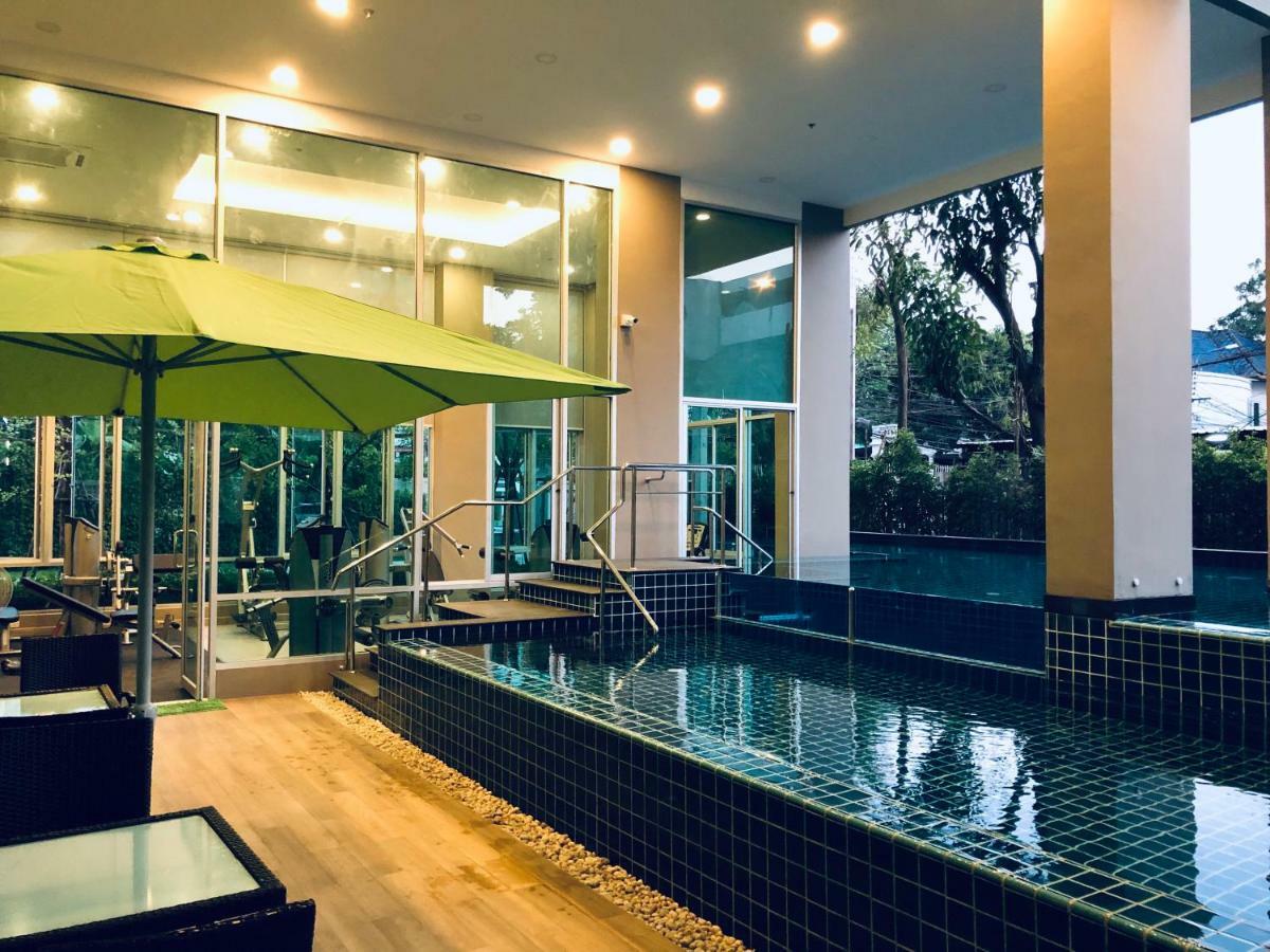 The Lux Ladprao 10 公寓式酒店